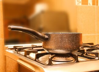 Czy można wlać wrzątek do blendera?